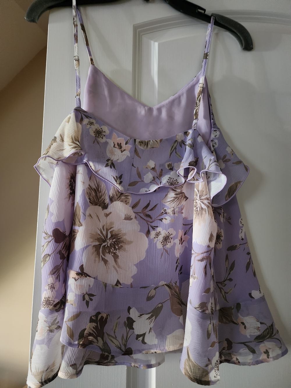 🌸☀️LOFT Lavender Floral Ruffle Cami - Picture 4 of 4